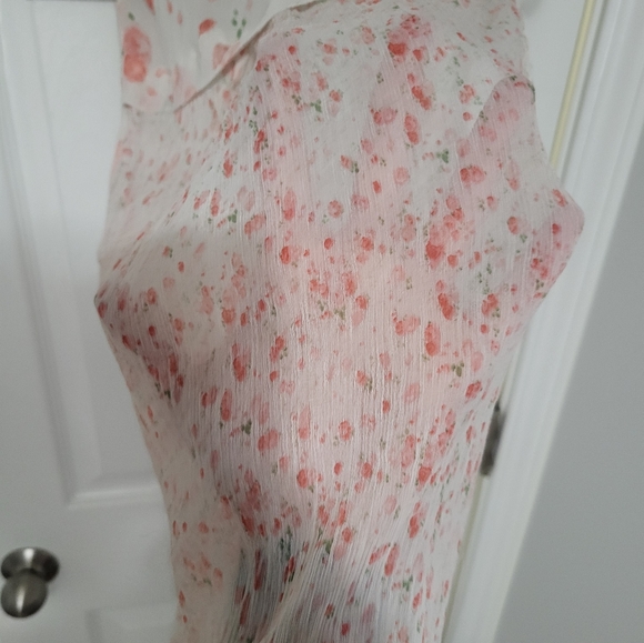 Rvca sheer button up tank with pink roses in two patterns size large - Picture 6 of 7